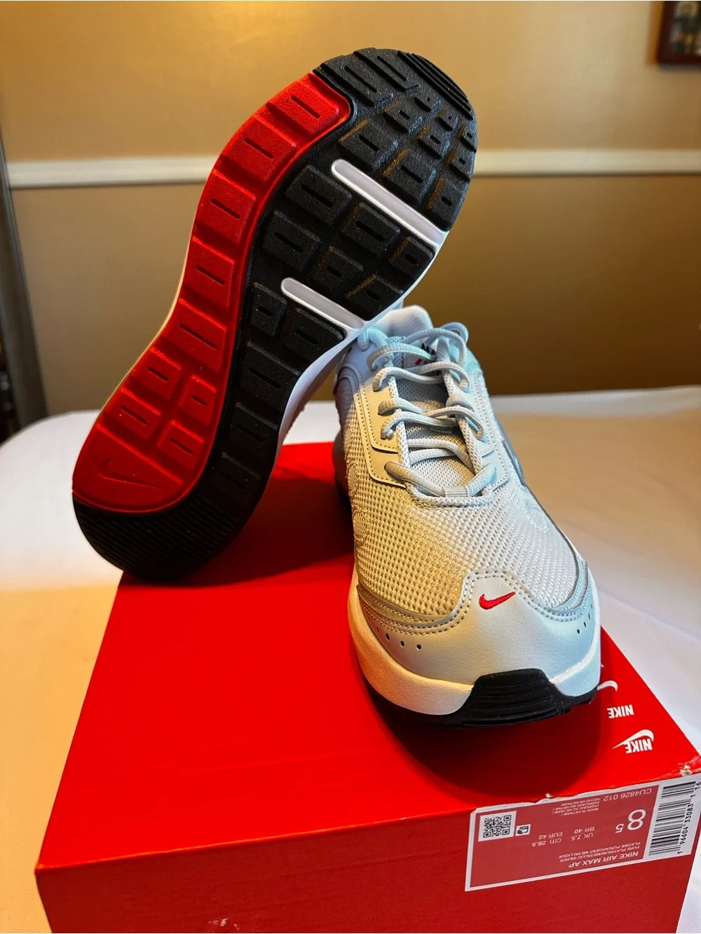 Nike Air Max AP  Men’s Silver/Metallic Mesh Sneakers Size 8.5 Box No Lid.